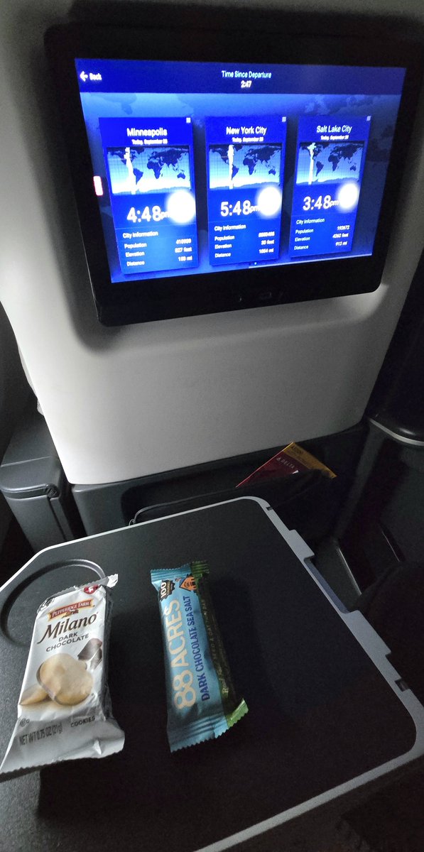 patstravelrevu's tweet photo. @Delta #A321neo #FirstClassMeal and Snack #SAN to #DTW https://t.co/zZXcN4dU4V #inflightmeal #airplanefood #airlinemeal #travel #luxurytravel #aviation #avgeek #Delta #DeltaAirlines #FirstClass #patstravelreviews https://t.co/OC5XvIrWDo