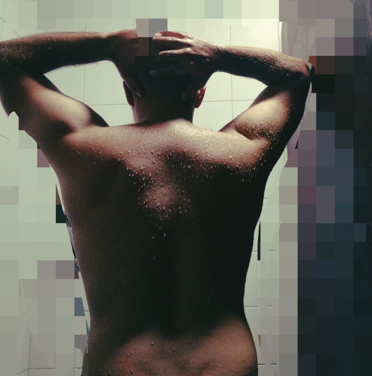 noctise_49's tweet photo. Bonne douche bien chaude 🔥dommage personne pour me savonner 😏 https://t.co/AMSdPgBCjd
