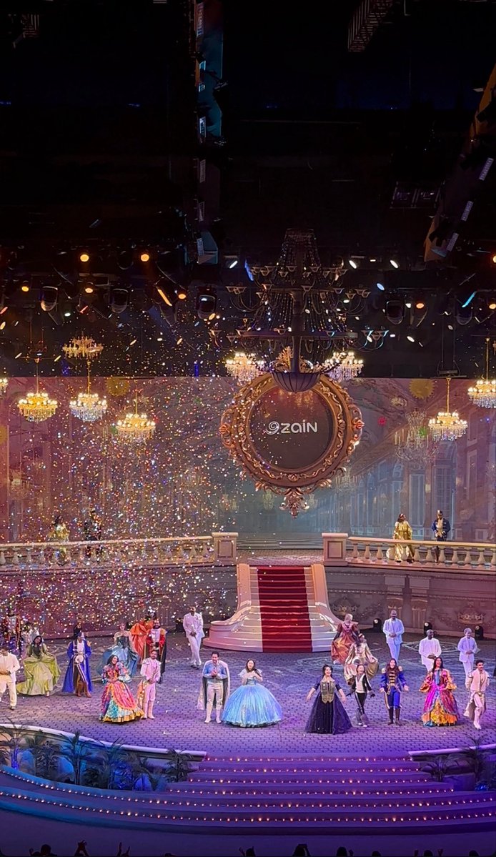 raw9ii's tweet photo. What a magical night !!🪄🩵 https://t.co/H11ba5DViW
