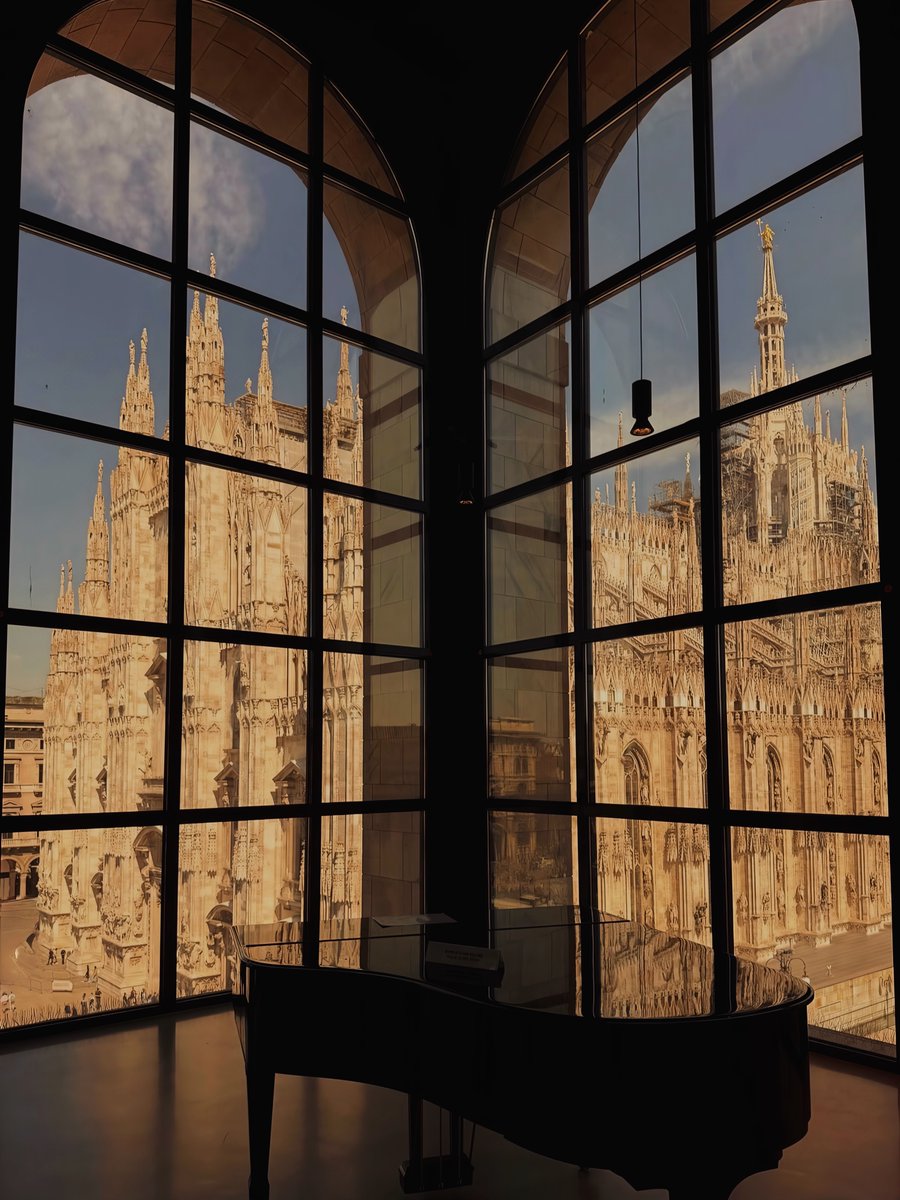 lopez_te6032's tweet photo. POV: Milan, but make it cinematic. Some views don’t need a filter. Just the right frame, a little Milan magic and a moment you wish you could keep forever. There’s something about Milan, the architecture, the light, the elegance, that makes even an https://t.co/x2tSXnaa22