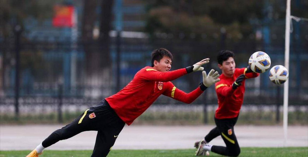 chr19965's tweet photo. My team member’s 悍（fierce）play, urgent save, 袒（defend）teammate, u0026 a little fun 嘲（tease）win us this game! https://t.co/DJwJ0N25db