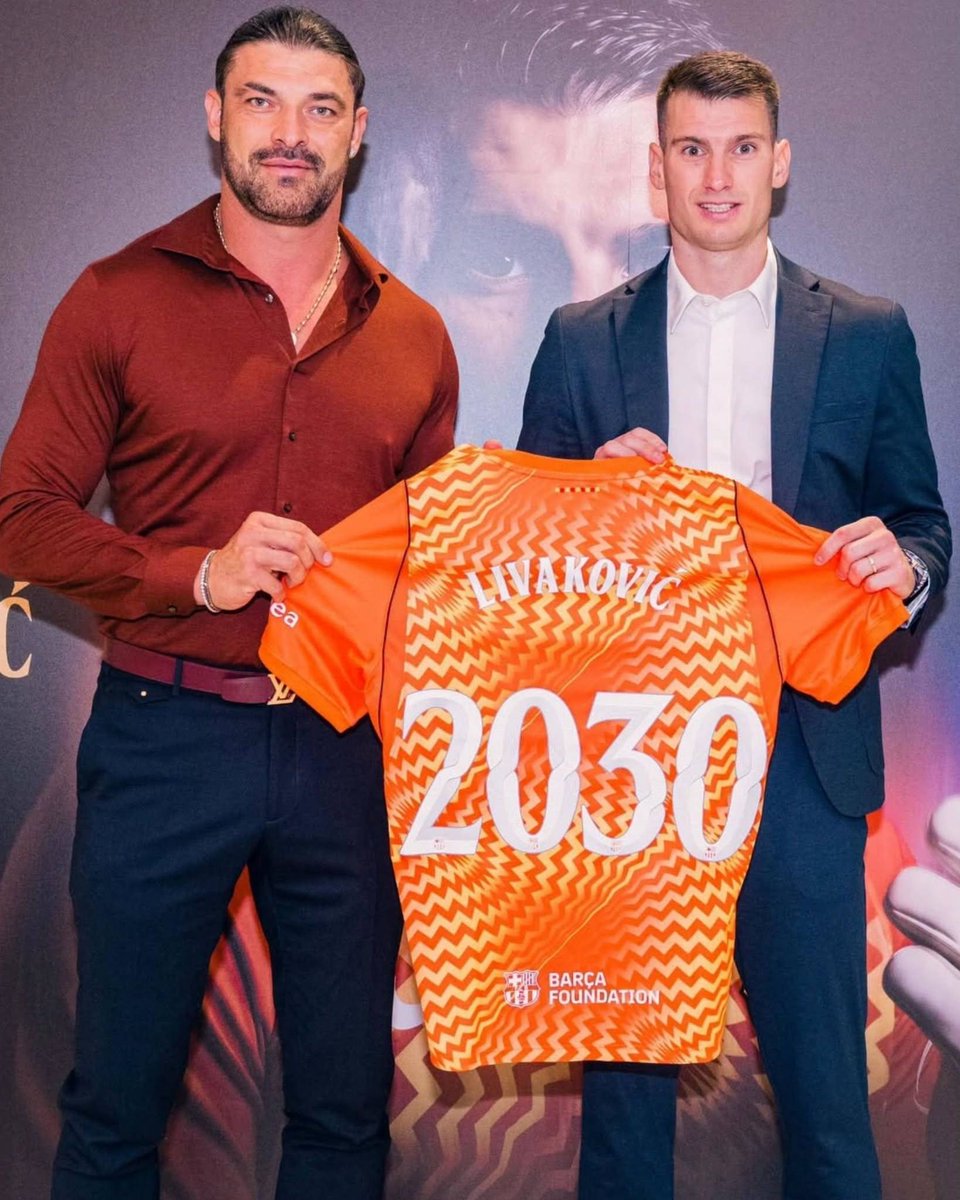 BarcaTimes's tweet photo. 🚨🎙️| Andy Bara (Livakovic's agent): “Livaković came to Barcelona to prepare to become the starting goalkeeper next season, and compete with García for the No.1 spot.” #fcblive 🇭🇷 https://t.co/J7iN3KaVxm
