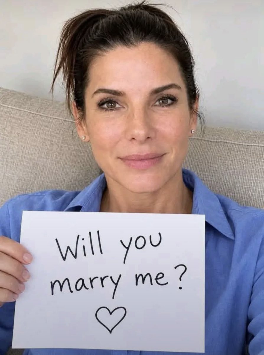 sandrabull5mm's tweet photo. 🥰 
#SandraBullock #HollywoodStar #MovieMagic #ActressLife #FilmIcon https://t.co/NqMHINZvTu