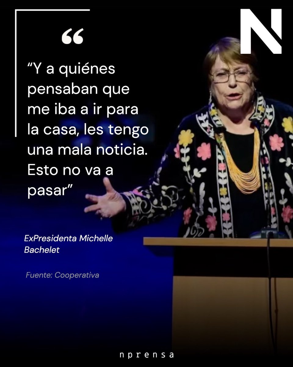 N_PrensaCL's tweet photo. ⚡️ExPresidenta Michelle Bachelet en homenaje de la oposición en La Pintana: “Y a quiénes pensaban que me iba a ir para la casa, les tengo una mala noticia. Esto no va a pasar. Voy a seguir aquí, aportando, trabajando y apoyando a Chile como lo he hecho siempre”. https://t.co/dOxjRlCYNX