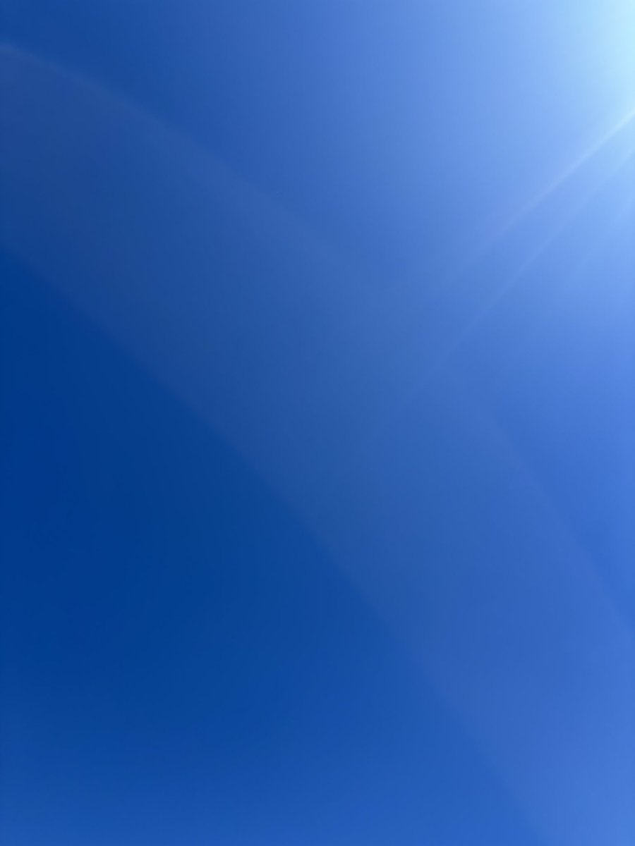 1081085's tweet photo. 今日から１０月！
思わず笑みが溢れるこの快晴☀️ https://t.co/slwA45JtIQ