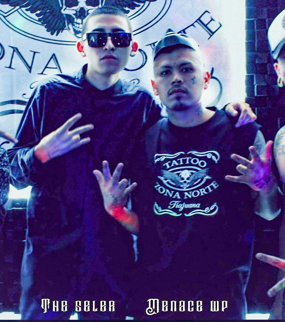 THESELER's tweet photo. Una foto antigua con el rey del rap #Menacewp 😂 https://t.co/Z3IQwXWSLQ