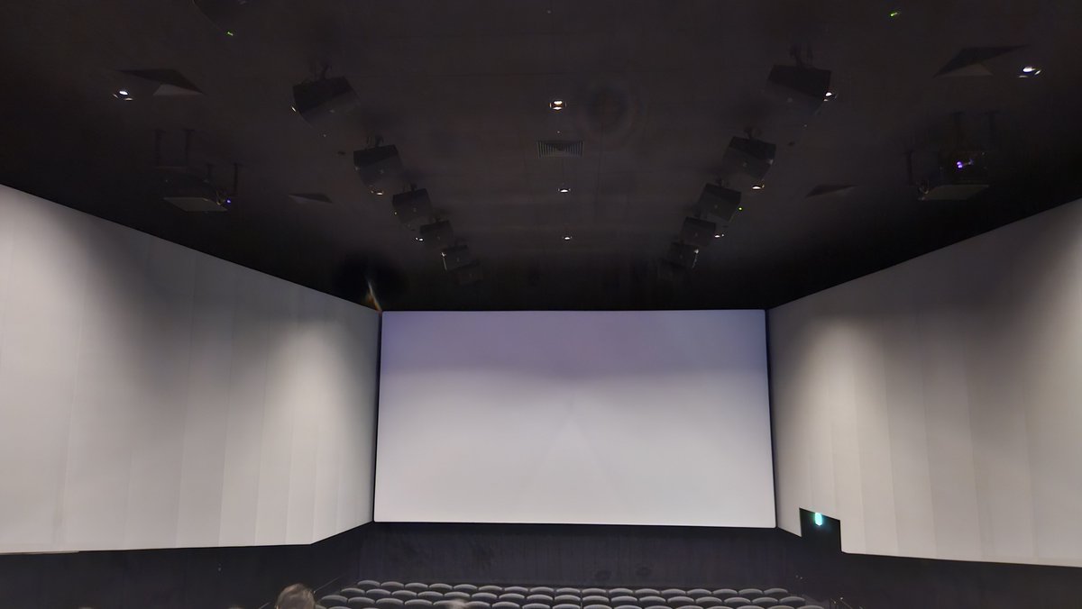 ryoponTNT's tweet photo. 超かぐや姫 ScreenX with Dolby Atmos @ T・ジョイ蘇我
上下カットされないから違和感なく左右に拡張されててより没入感高い
若干後ろ寄りだったけど前後左右と上から違和感なく聞こえる
前にAtmos体験した時の違和感も感じなかった
U4DXよりこっちのほうが良いっていう人が多いのも納得できる https://t.co/nBAteAqYON
