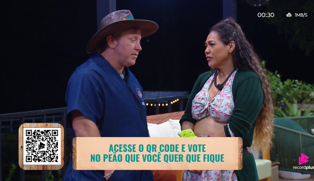 diisep1914's tweet photo. Infelizmente a Darlin tá comendo o cérebro do Serginho, essa semana será embasado com essa mulher no cangote do Serginho.

#AFazenda #AFazenda18 https://t.co/kR8JzODPty