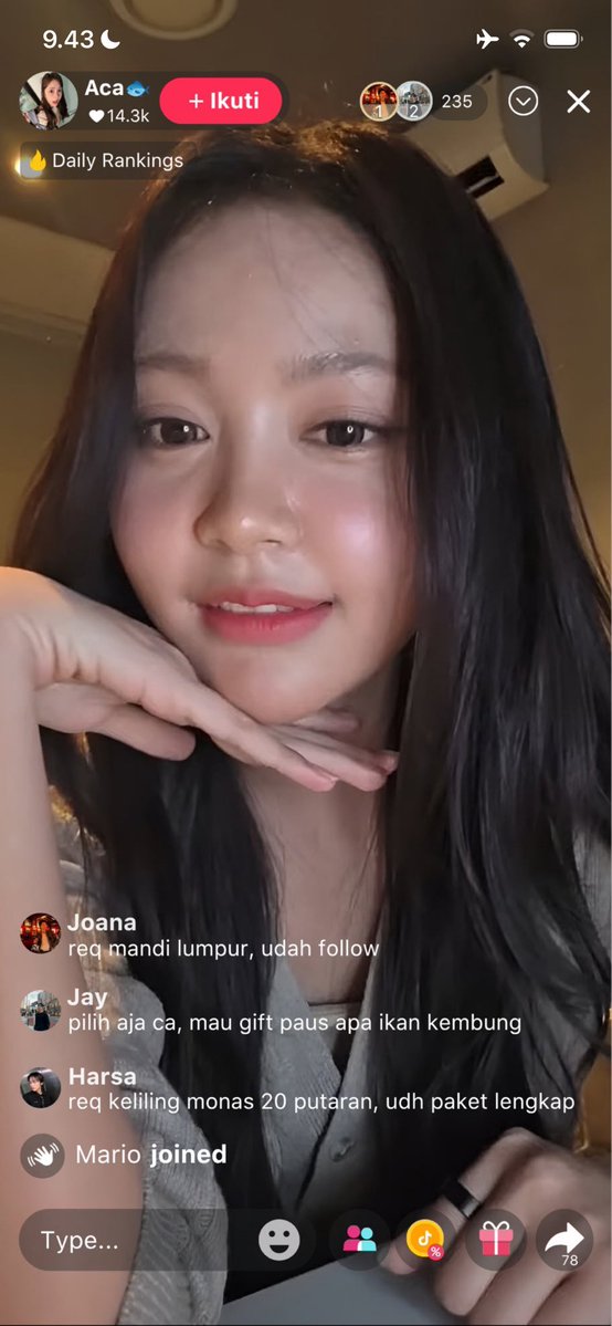 hurufJ_'s tweet photo. ngambek ampe dapet ikan biru ca

ketikannya                    orangnya https://t.co/4ld27uiCO6