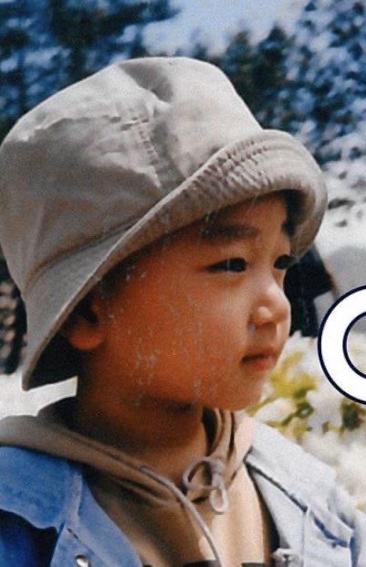 hualippyv2's tweet photo. San is his own person. Also, mama’s handsome kindhearted son and appa’s strongest hardworking son https://t.co/kbrxAJla03
