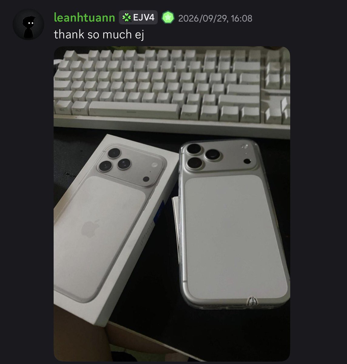 GuarEmperor's tweet photo. Never stop helping ppl 

congrats @leanhtuann0 🫡 https://t.co/EM9K6AQ9CS