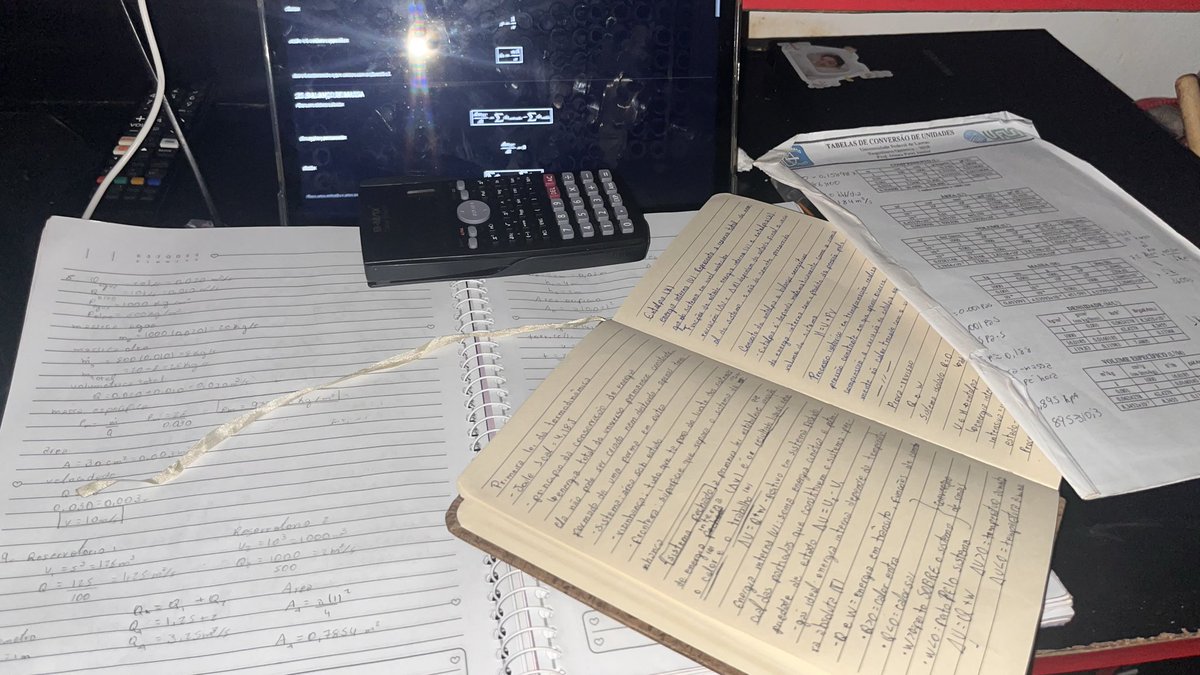 mescwi's tweet photo. Primeira prova de termodinâmica amanhã e preciso estudar a madrugada inteira apelei ate pra revisão pelo chatgpt mas to confiante nao sei https://t.co/I1pds0UrIu