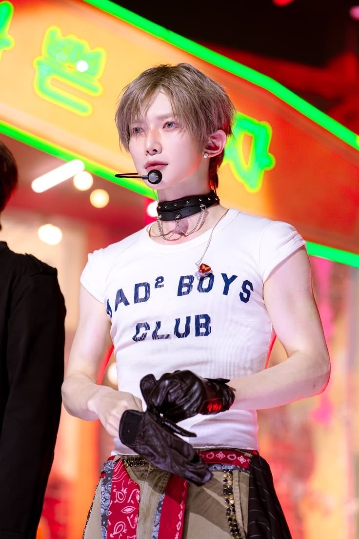 suhuiling8's tweet photo. My favorite look from this comeback.

#에이티즈 #ATEEZ #여상 #ヨサン #YEOSANG https://t.co/mUVpnIooGG