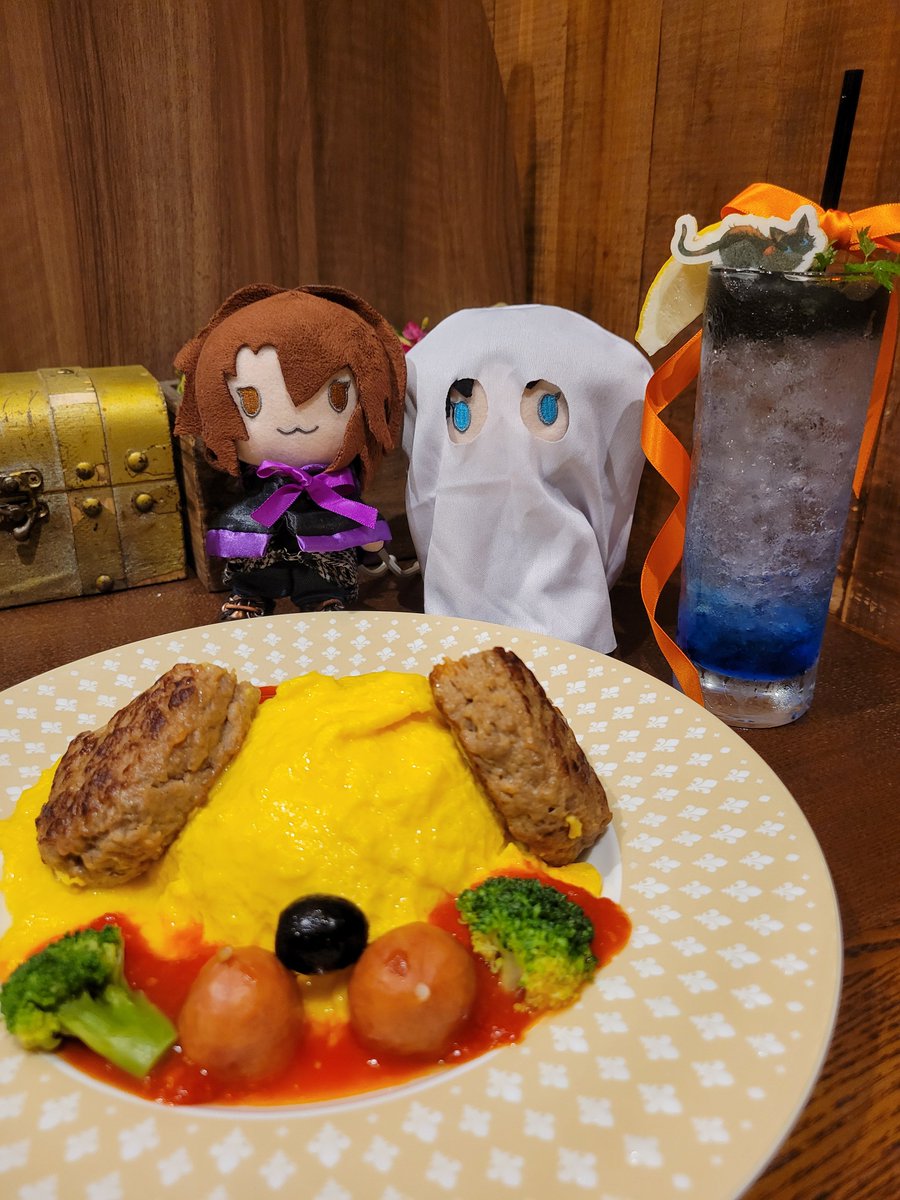 rnarne_gl's tweet photo. 知らんうちにリボンがくるりんしてるのでたぶんイタズラされてますね🤔 https://t.co/JcUfkmxmkc