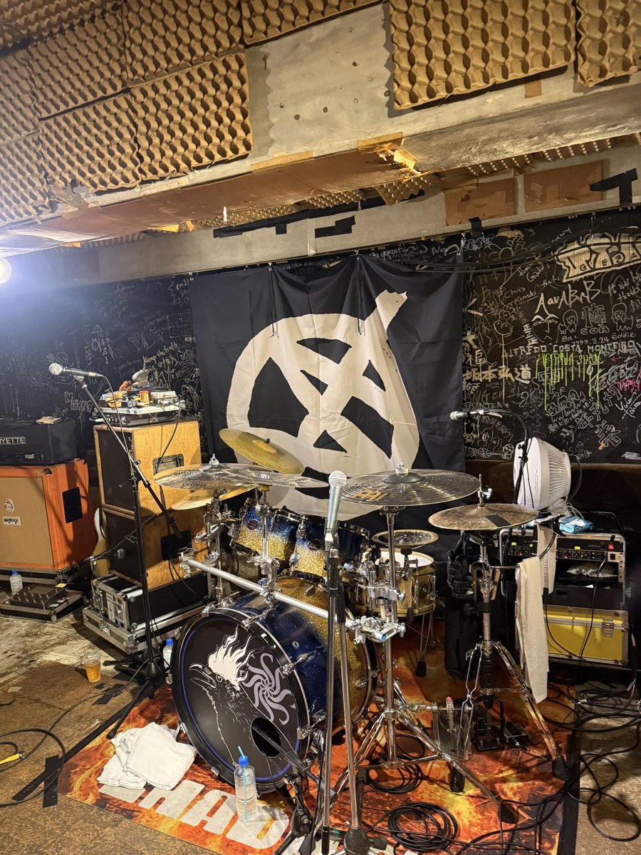 25wanny's tweet photo. SHADOWS 10th Anniversary TOUR
防府BAR印度洋
w/ GOOD4NOTHING

山口の神箱最高🐒 https://t.co/QgLPr8XOol