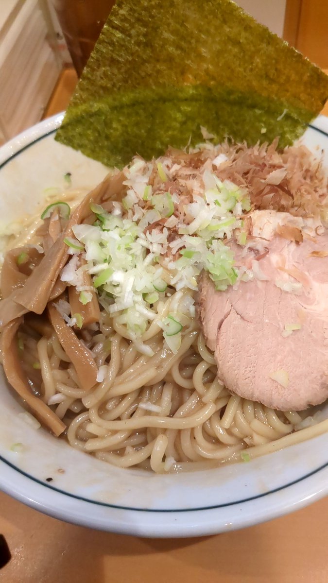 wochiko's tweet photo. 今日は上手く製麺出来た様で
安心☺️ 文蔵さんの油そばは
ちょっと他店と違うと思うのは
自分だけかな^^;
非常に美味しい。 ご馳走様でした♥
#らーめん文蔵 https://t.co/Gl52r0QPfq