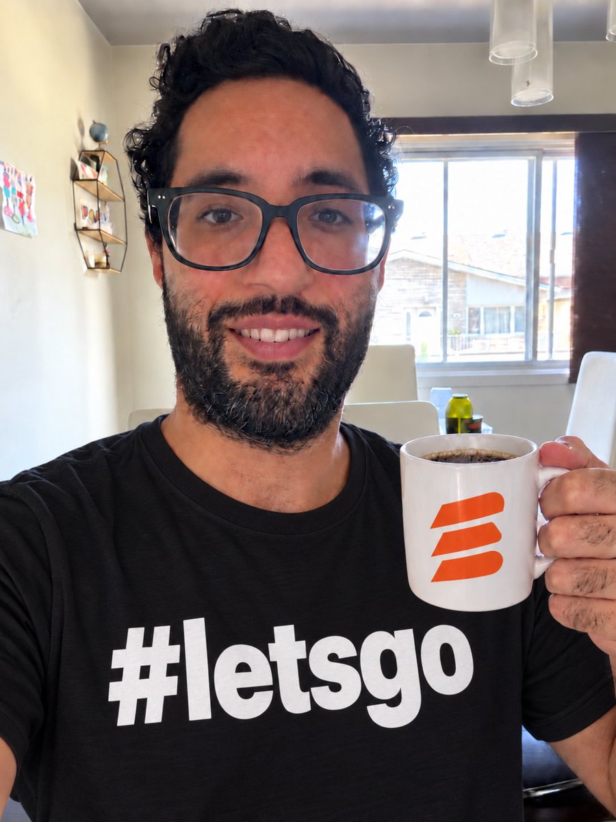 uriel_builds's tweet photo. Today's my birthday 🎉 

So to celebrate i'm promoting my own product today 🤣

My gift would be to get 20 founders joining the platform: https://t.co/MVGPbn0cew 

Thanks guys love you all 🧡 https://t.co/wb2YVN0KhP