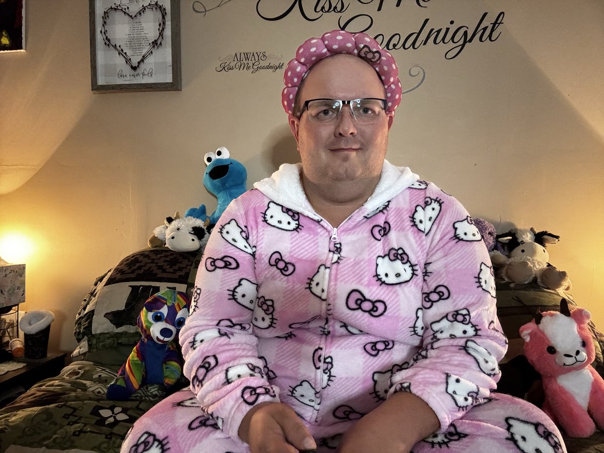 BabyBearPadded's tweet photo. Sissy time! https://t.co/E758vouWvh