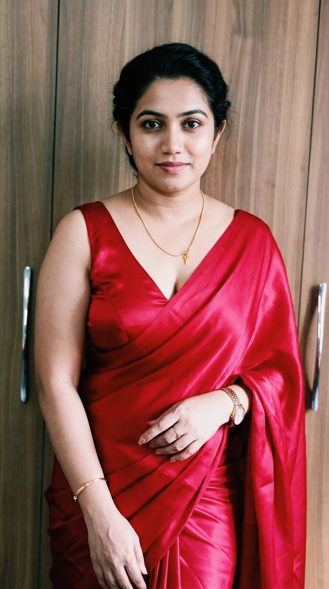 joziyarezi123's tweet photo. Good Morning X😍

The people who are always careful with others’ feelings often hide their own pain the deepest. They know how much words can hurt, so they choose silence—even when their own heart is breaking.

Model Part #ReMya #NaturalBeauty #AuthenticYou #EmbraceYourself #SareeLove #sareefashion #indianwear #ethnicwear #traditionallook #desifashion #natural #MotivationDaily #inspirational