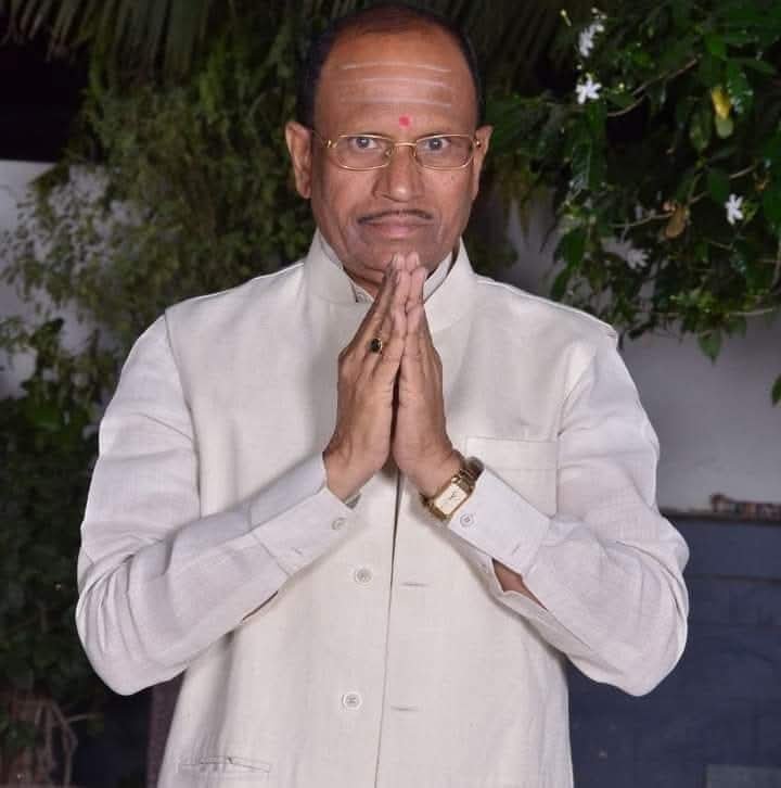 yake123nayaka's tweet photo. ಜನುಮ ದಿನದ ಶುಭಾಷಯಗಳು ಜನಪ್ರಿಯ ನಾಯಕರಾದ ಸನ್ಮಾನ್ಯ ಶ್ರೀ ಪ್ರತಾಪಗೌಡ ಪಾಟೀಲ್ ಸರ್..
ಭಗವಂತ ತಮಗೆ ಉತ್ತಮ ಆರೋಗ್ಯ ಕೊಟ್ಟು ಸದಾಕಾಲವ��� ಕಾಪಾಡಲಿ.. ರಾಜಕೀಯ ರಂಗದಲ್ಲಿ ಇನ್ನೂ ಉನ್ನತ ಸ್ಥಾನಮಾನಗಳು ತಮಗೆ ದೊರಕಲಿ ಎಂದು ಪ್ರಾರ್ಥಿಸುವೆ...
#pratapagouda #patil #maski https://t.co/R0z3BRePap