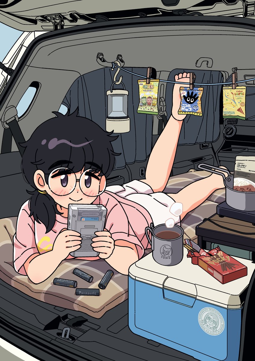 Aragon_Honnin's tweet photo. そういえば今日はこの日でした。散らかった部屋でだらだらしてる眼鏡さんを描くのが好きです
#眼鏡の日 
#メガネの日 
#めがねの日 https://t.co/GZElqPVA2G