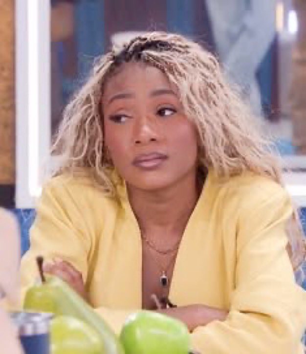 YungHotEbonie's tweet photo. Braids, fro, or a deep side part, Taylor Brown is just a bad bitch. Like???
It’s all there. #BB28 https://t.co/SecrlzMYFM