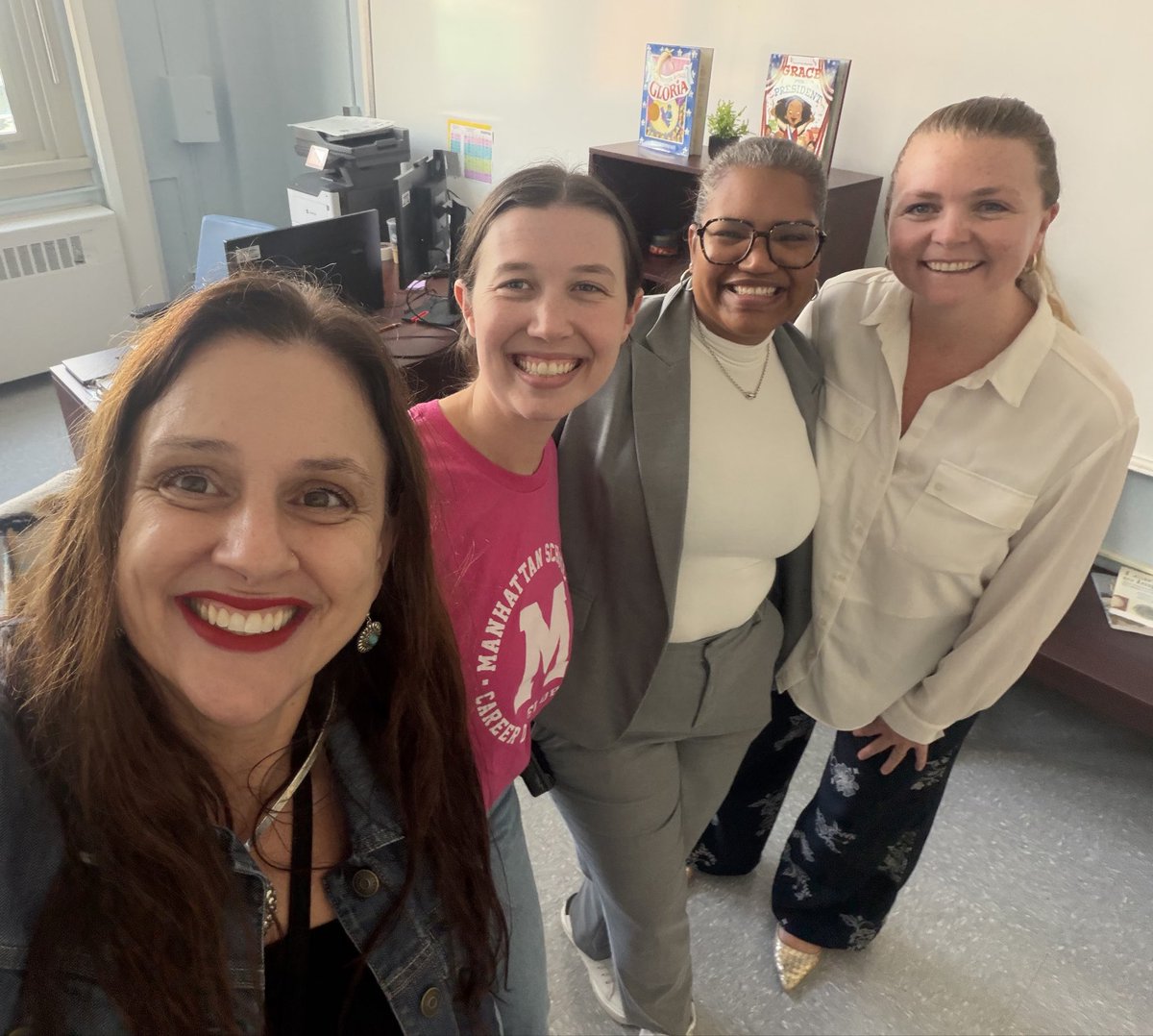 KristyDeLaCru15's tweet photo. So nice to spend time with our newest D75 partners @PS38RCLC —excited for the upcoming year! 😊 @CSD_4 @NYCSchools @UFT @FollowCSA @ManhattanCB11 https://t.co/g0mXxdXxFV