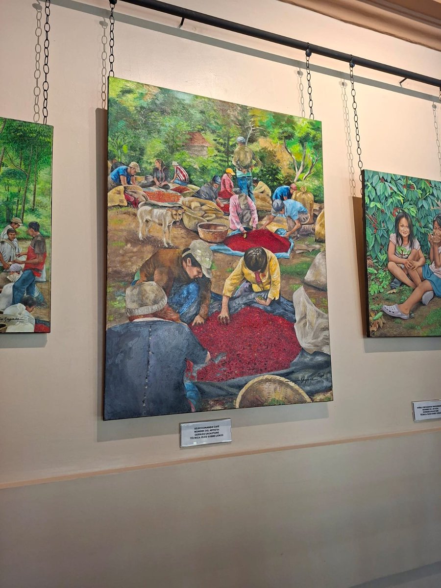 AquiEstaSV's tweet photo. La exposición fue inaugurada en Starbucks Casa Bou, donde las obras ocupan la tercera planta del establecimiento. La muestra permanecerá abierta al público durante aproximadamente dos meses. https://t.co/6fIEZPx1mM