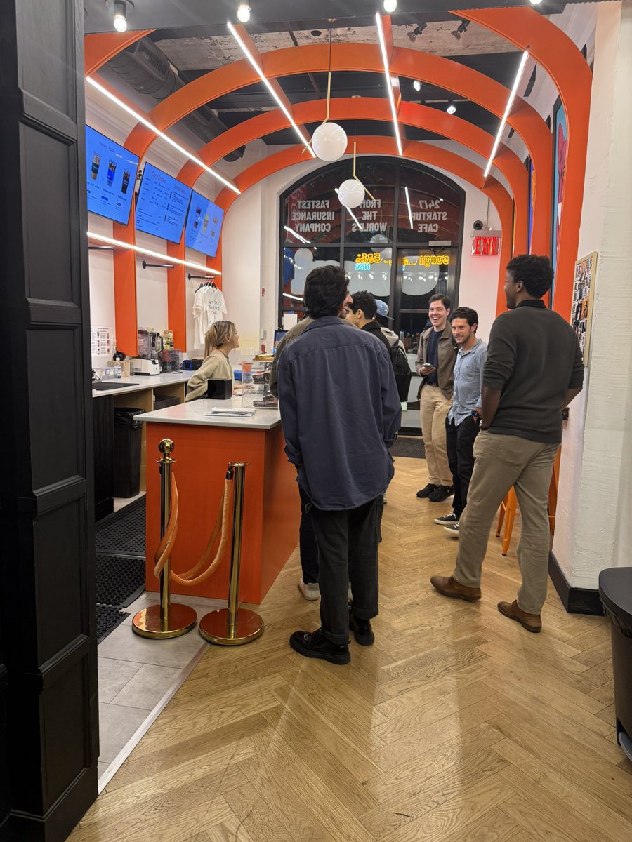 corgi_chicago's tweet photo. need to pull an all-nighter or work late in NY? you already know the spot to jam: @UseCorgi cafe. only about 11pm, but several folks in here. Either way, this is home base for us Corgis. https://t.co/hNex0ZMHdR