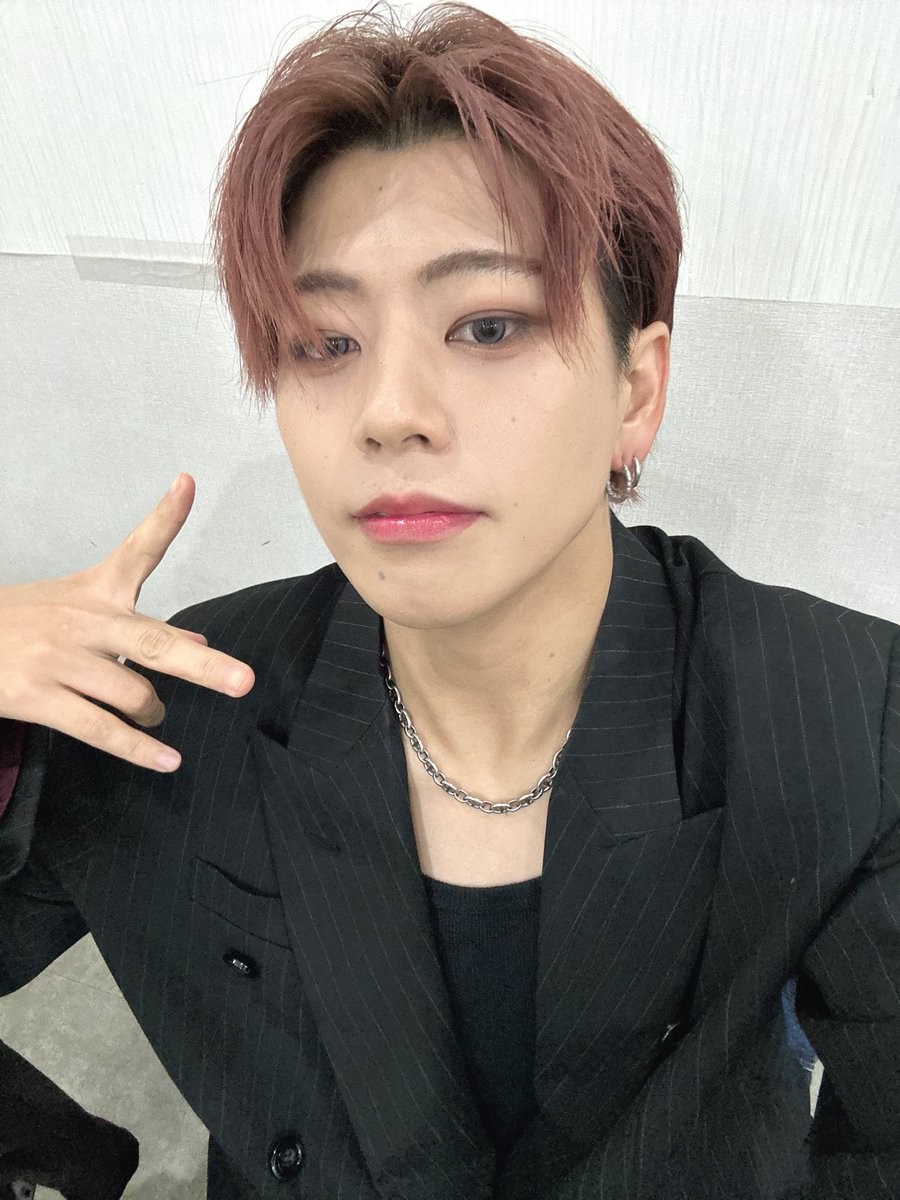 DefClass_JJ's tweet photo. 10月もよろしくねー🤙
色んなきっかけでDef Classを
知ってくれたあなたと
今月も音に乗って、楽しい瞬間を
一緒に刻めたらいいな!!
#Defclass #HOMY https://t.co/iWdVoFgUkx