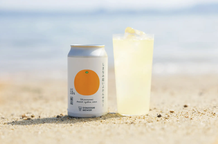 app_beer_log's tweet photo. 【新作クラフトビール情報🍺】
🍊🍻広島・尾道のしまなみブルワリーから「しまなみ超いよかんサワー」が9月16日から新発売！

🍋愛媛県産伊予柑の果汁とレモン果汁を使い、醸造酒ならではのほのかな発酵香と自然な甘みが感じられる発泡酒です🧊
氷を入れるとキリッと、氷なしだとまろやかにと、飲み方で表情が変わるのもポイント。

💰350ml オープン価格（要冷蔵、賞味期限6ヶ月）、しまなみブルワリー公式サイトで購入可能

#しまなみ超いよかんサワー #しまなみブルワリー #beer #craftbeer #クラフトビール #ビール男子 #ビール女子