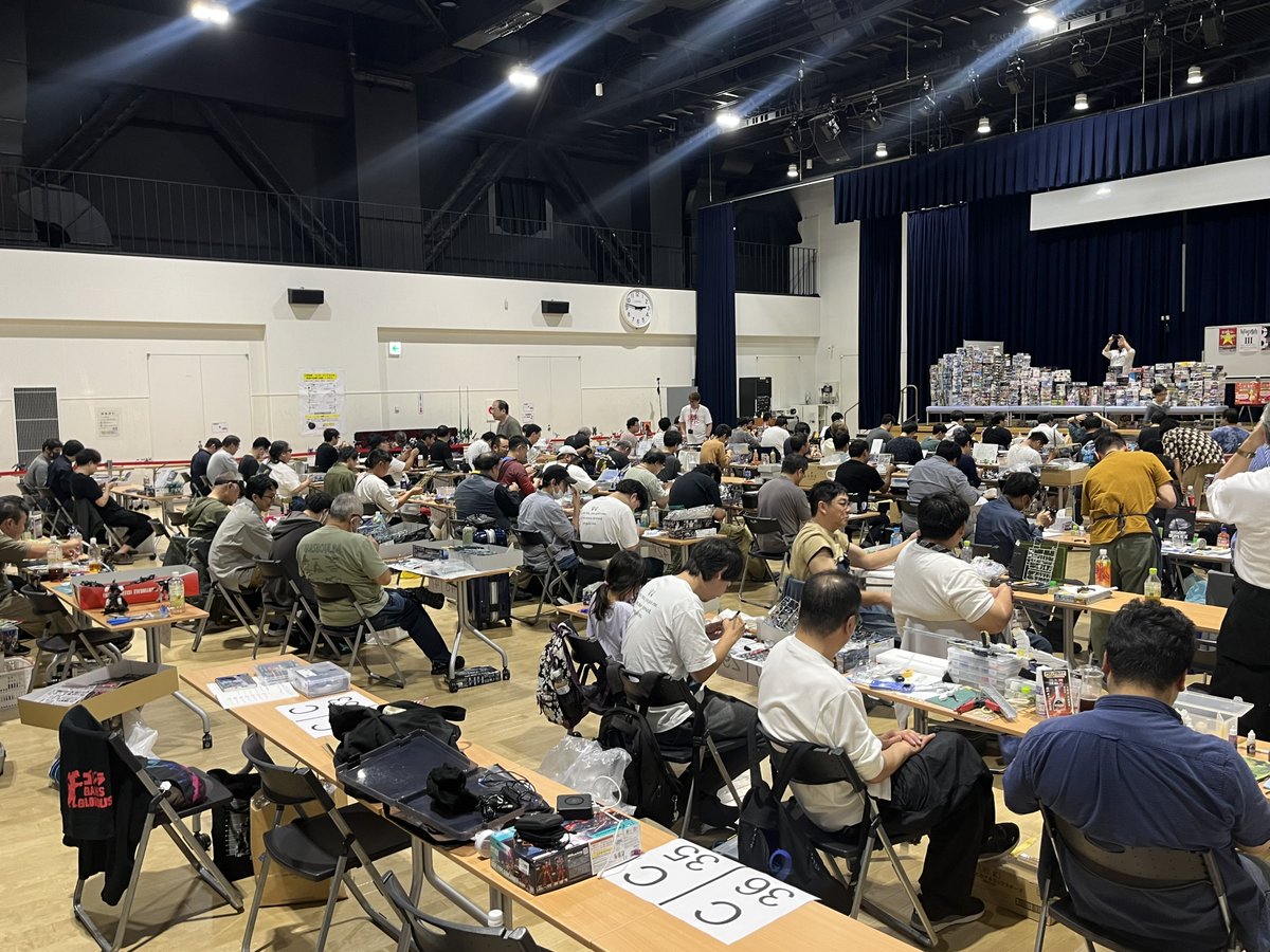 sapporotikahom1's tweet photo. 北海道模型交流会製作会（拡散希望）

いよいよ今晩（10月1日）、製作会の受付が21時より開始されます。団体or1人参加によって記載内容が異なりますのでご注意下さいね！
受付は本アカウントのチャット（DM）にて下記のテンプレートをご使用頂き、申し込み頂ければ幸いです。

【サークルなどの団体で申し込まれる場合】
1.サークル名
2.代表者
3.参加人数（本人含む）

【1人で参加される場合】
1.代表者

開催日：令和8年11月29日（日）
募集開始：10月1日（21時スタート）
募集人数：120人
参加費：500円／人