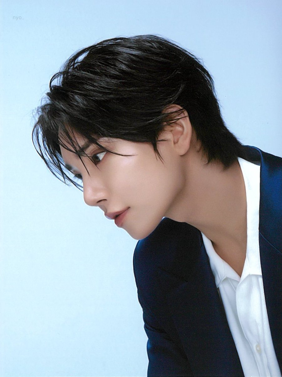 shuaashoot's tweet photo. [ #조슈아 ] real barrier folding photo scan edition https://t.co/sG0vVzOpsp