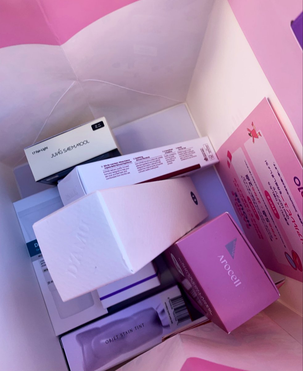 ririco0109's tweet photo. 本日、Qoo10サンプルハウス行ってきました♡また後でゆっくりまとめます！

朝一でも、既にトリデンは在庫切れでした💦

サンプルとして実際にいただける商品には、黄色のシール💛が貼られてました！
迷った時は、そちらもチェックしながら選ぶのもいいかもです💡
これから行かれる方の参考になれば♡ https://t.co/baT4ZNGB4s