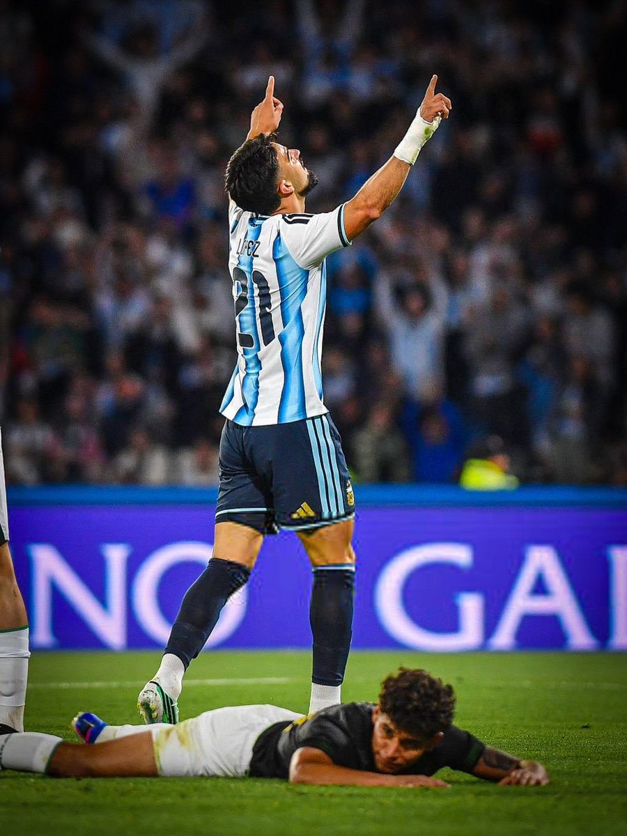 Palmeiras's tweet photo. Contra a Bolívia, nosso atacante marcou seu primeiro gol pela Argentina! ⚽💚🇦🇷 https://t.co/yjpm6hjqKn