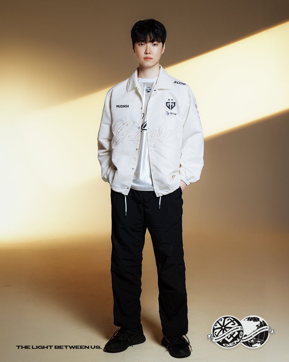GenG's tweet photo. “I draw strength from others, and if I can use that strength to have a positive impact on anyone watching me, I think that’s something meaningful. We’ve come this far by giving each other strength, and I hope we can continue this journey together.” - Chovy

The light between us goes both ways.
We give each other strength, and together, we carry that light forward.

𝐓𝐇𝐄 𝐋𝐈𝐆𝐇𝐓 𝐁𝐄𝐓𝐖𝐄𝐄𝐍 𝐔𝐒

Get the 2026 Worlds Kit.
🗓️ Membership Pre-Sales: Oct. 1
🌎 Public Sales: Oct. 8

🛒 PRODUCT PAGE 
Jacket : https://t.co/qidO7e9VxB
Jersey : https://t.co/4ZO2JerlAY

🚨MEMBERSHIP PRE-SALES START TODAY! Join membership and get early access to the Worlds Kit! 
👉 Not a member, join now!  https://t.co/S55sRkXbvf

#GENG #KCCRD #TIGERNATION #Worlds2026 #TheLightBetweenUs