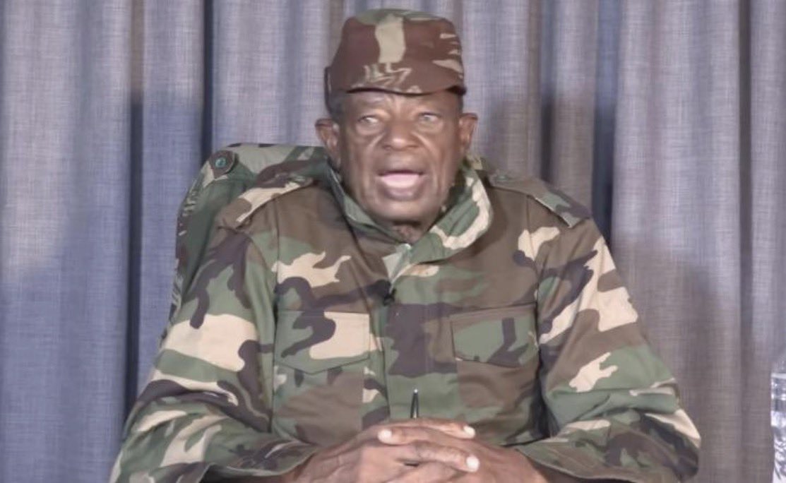 LynneStactia's tweet photo. When Comrade Bombshell Geza passed away, they celebrated, and now they are summoning the spirit of “Ubuntu” because it is best suited. 🤷🏽‍♀️🤷🏽‍♀️ Siyai vanhu vacheme nenzira iri best suited for them... those who mourn are justified, and those who are celebrating also have valid reasons to celebrate the same way you had valid reasons to celebrate Geza’s death, respect that. #RIPChivayos