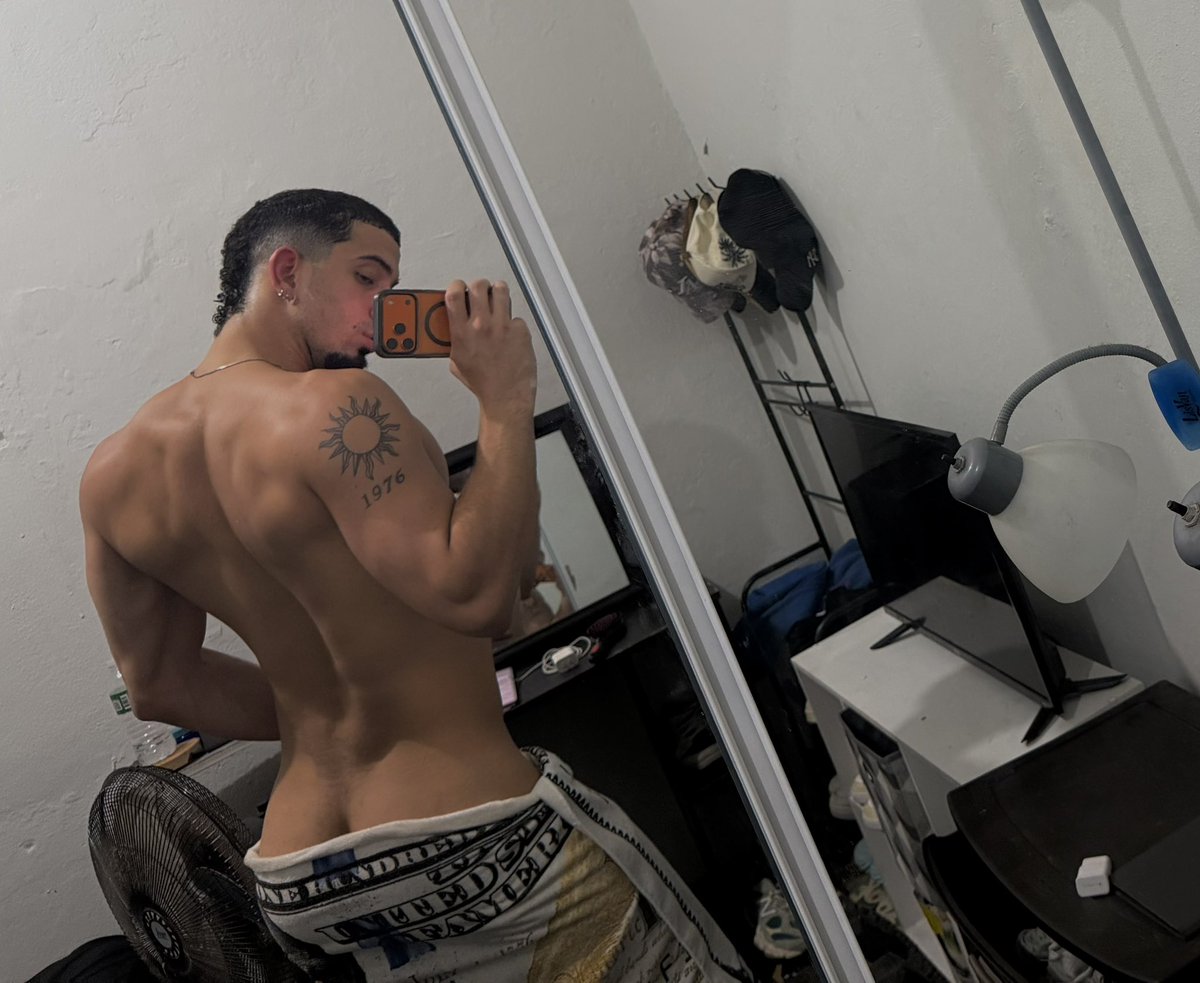 ianjvredd's tweet photo. Mi alma es libre como mi cuerpo 🩵 https://t.co/ScLounTqHm