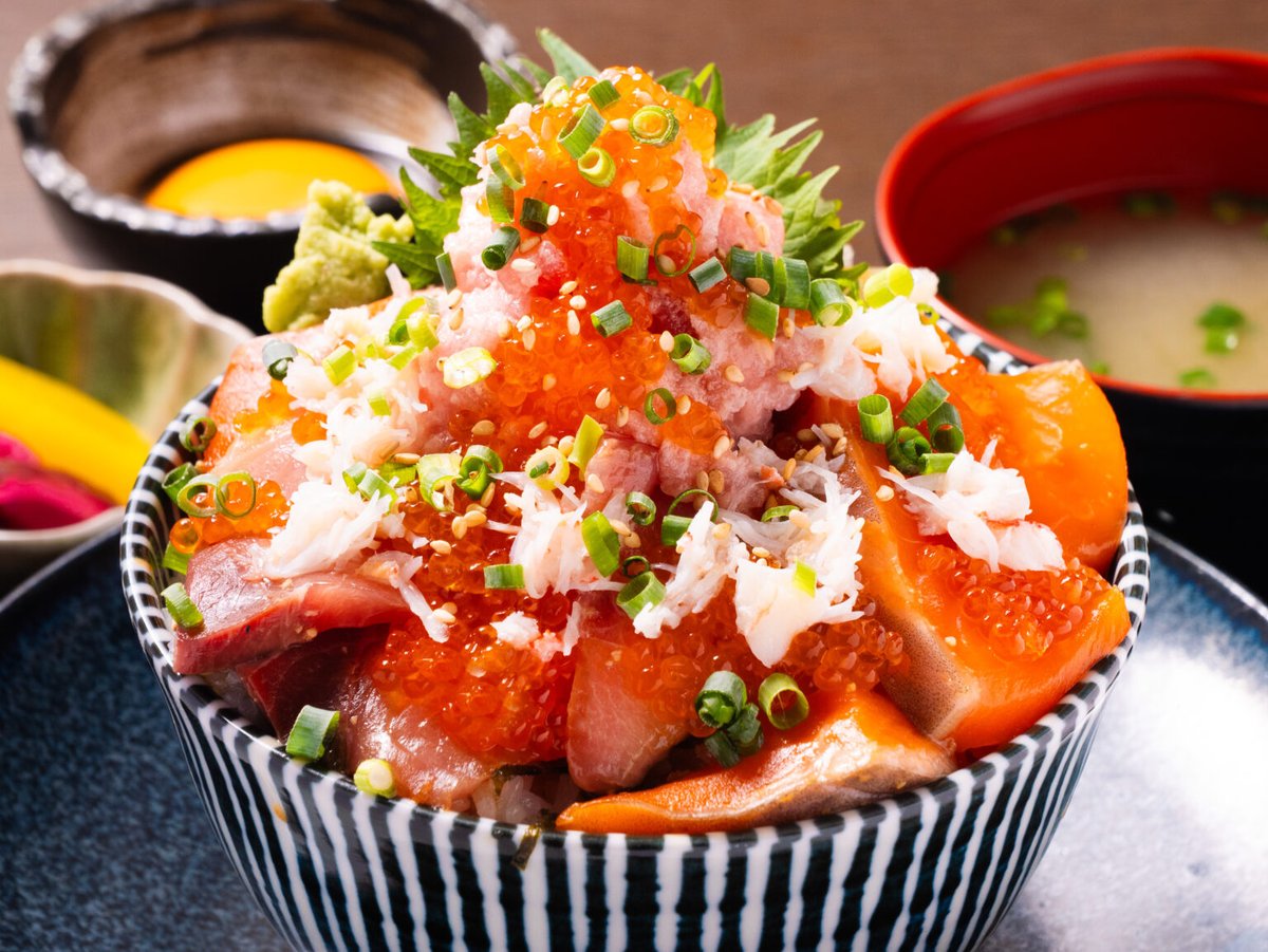 umasaniigata's tweet photo. 【本気丼】10/1～3/22

今年も本日からスタート！

55店舗の本気が詰まった一杯を提供🍚

南魚沼産コシヒカリを心行くまでお楽しみください

👉 https://t.co/hkA7rGodPl

#新潟 #南魚沼 https://t.co/QQOYgDIhr5