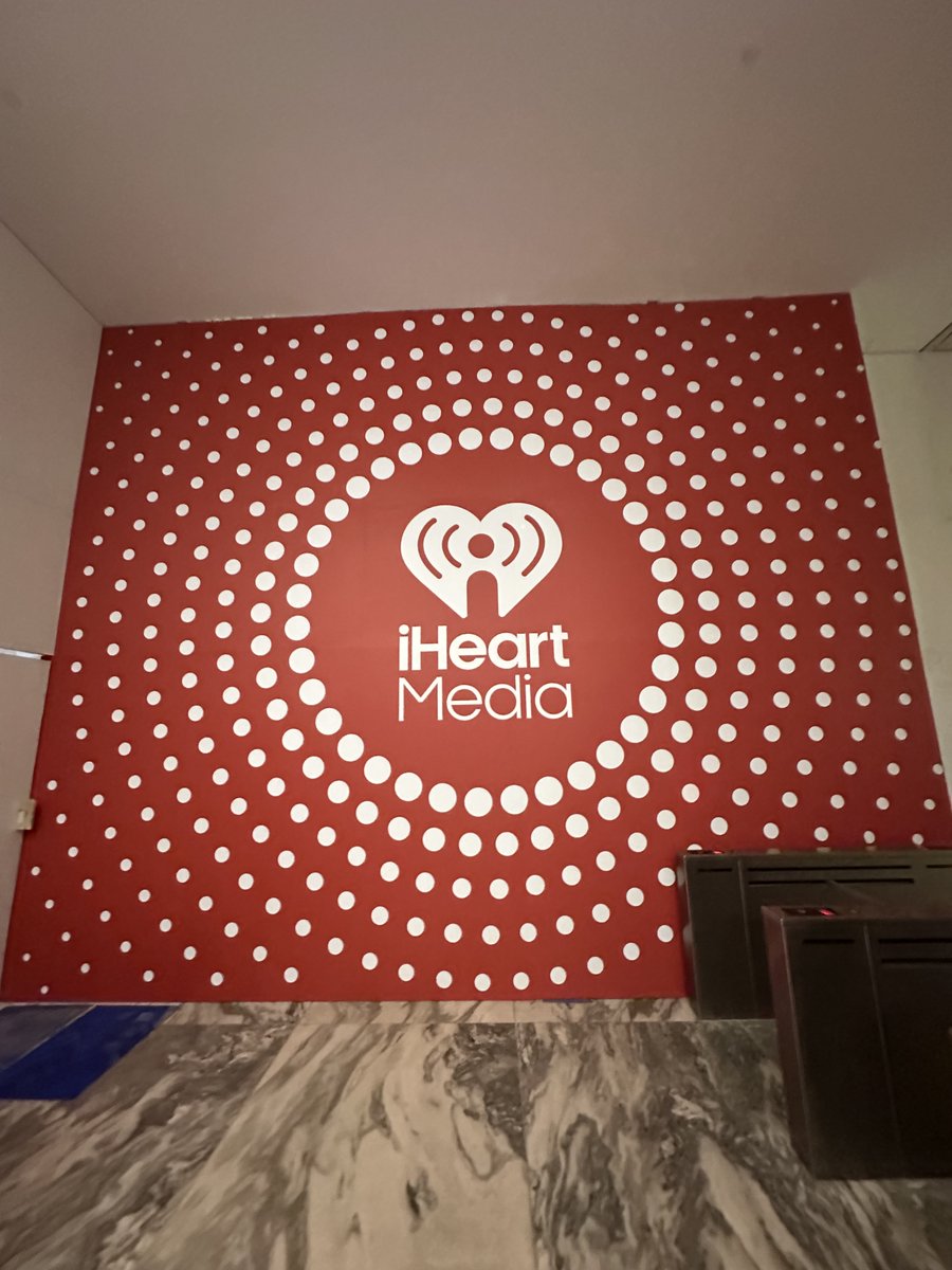 GK_ventures's tweet photo. Really fun evening joining the taping of Gayle Troberman's Bubbler podcast with Known's Ross Martin interviewing (former) Barstool's Erica Nardini.  

Honest and often hilarious discussion. https://t.co/74Vnxic1xd