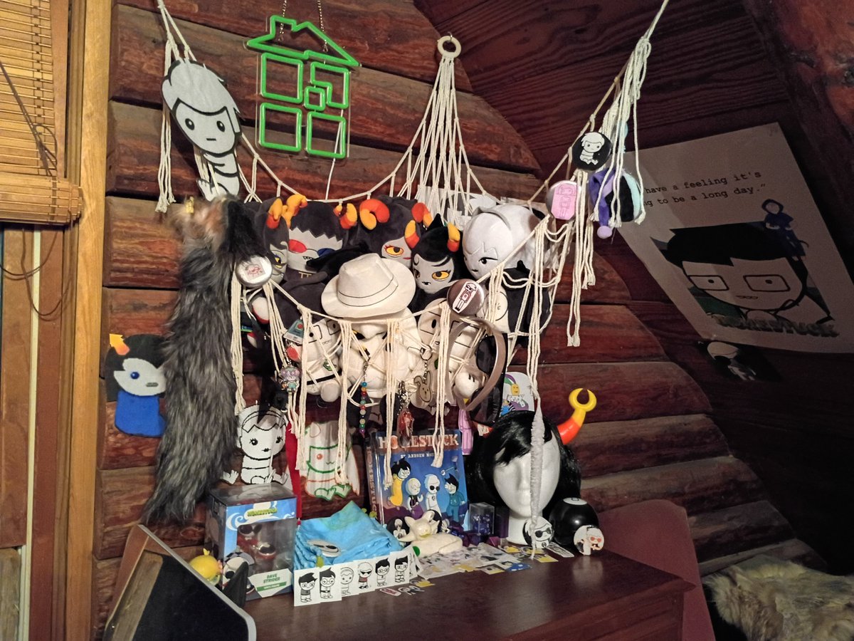 applbasilfrappe's tweet photo. all of my homestuck stuff if anyone gives a gaf https://t.co/GV0NqiLZtV