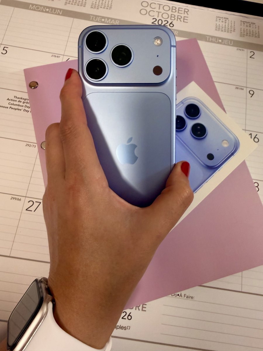 HeyItsMeMissJT's tweet photo. Hello, Pro. About time for an upgrade. #TeamApple #iPhone18Pro #NewPhoneWhoDis #Glacier #ServingNothingButIce #SeptemberRelease #TechGirl π§π©΅π https://t.co/6ByVD53GFb
