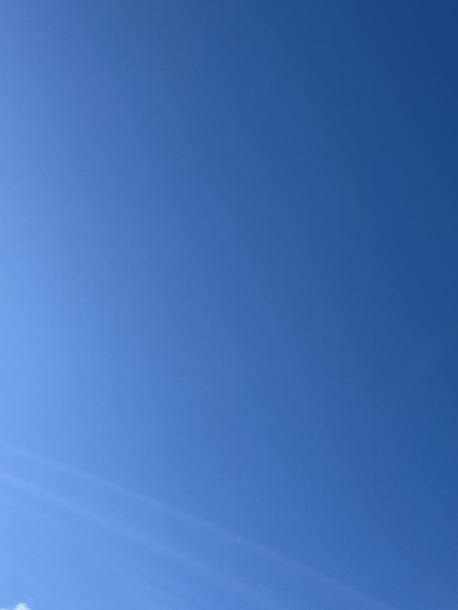 soccers1557's tweet photo. ほんと久しぶりの青空 https://t.co/K0OsrqBTt4