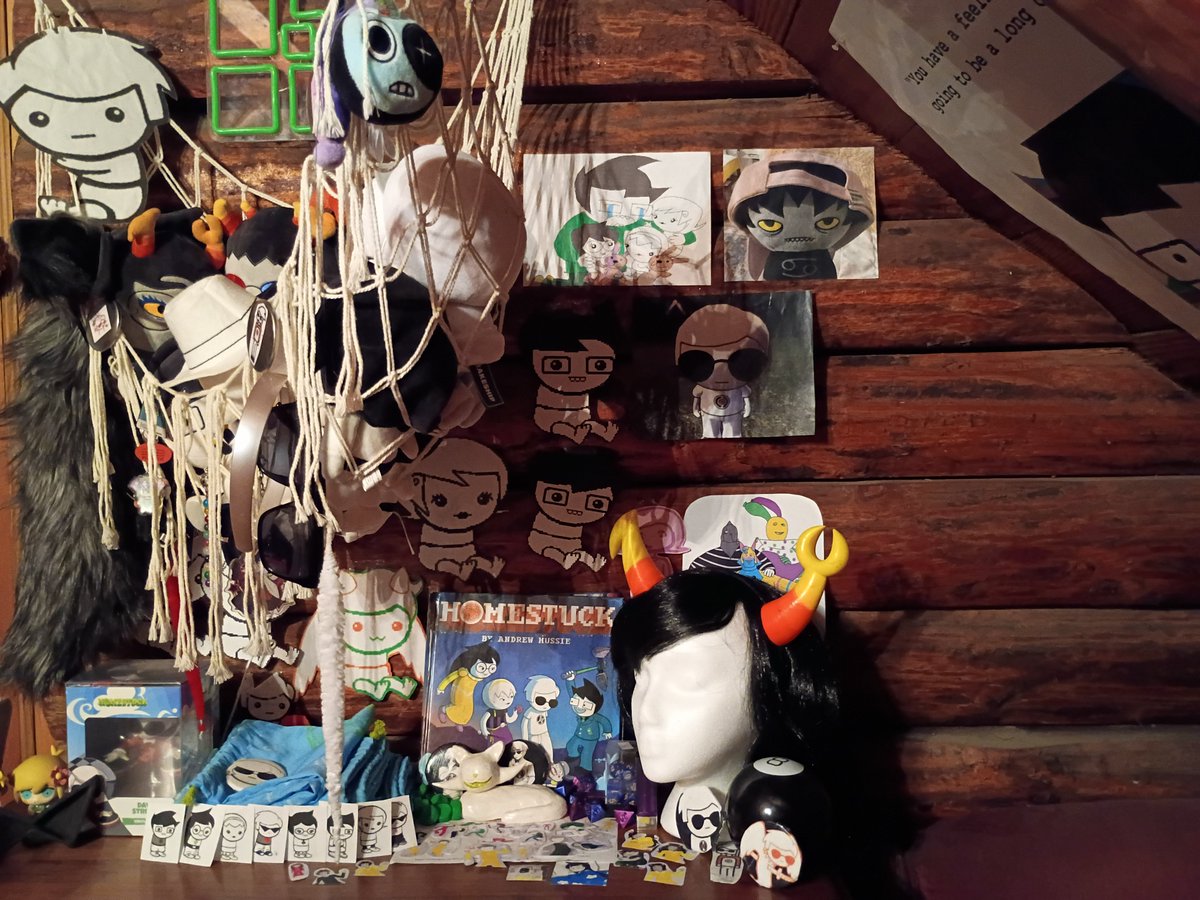 applbasilfrappe's tweet photo. all of my homestuck stuff if anyone gives a gaf https://t.co/GV0NqiLZtV