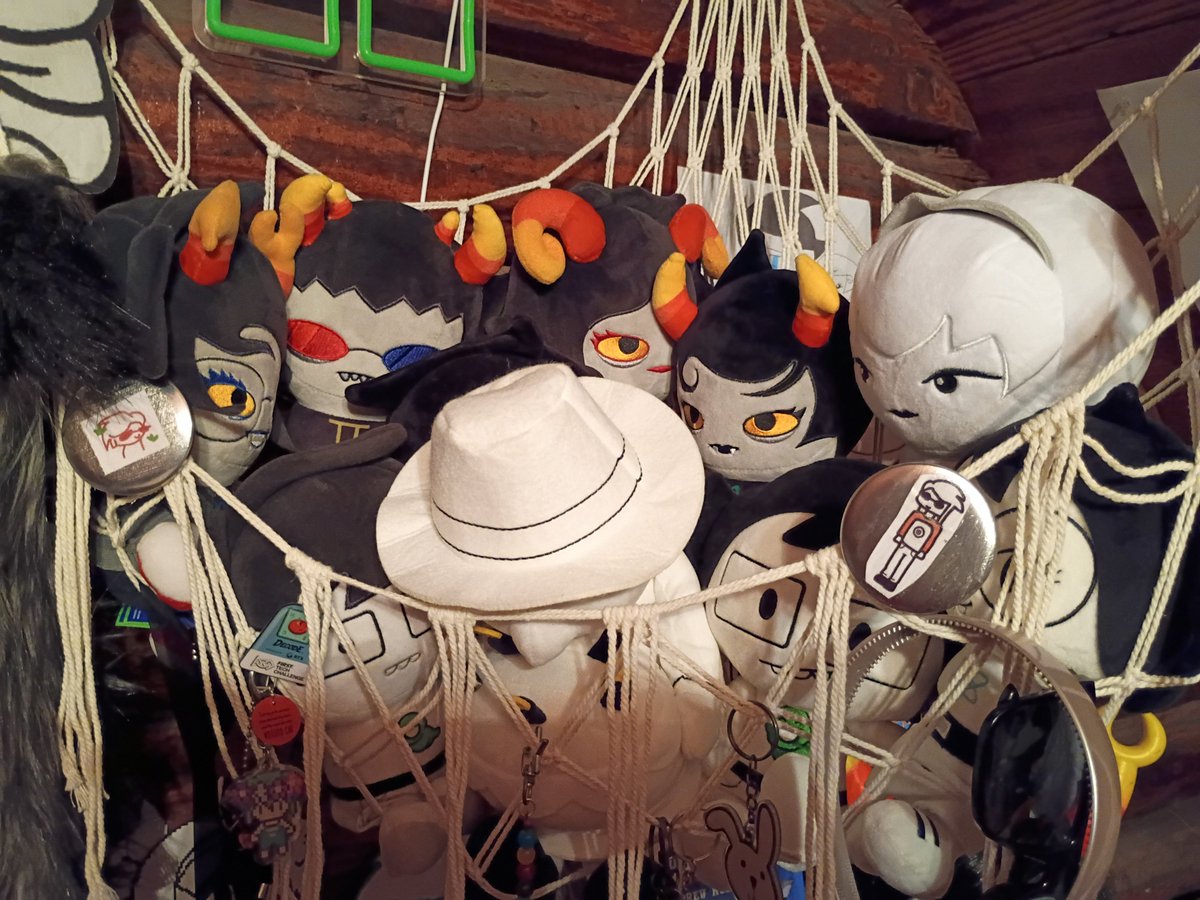 applbasilfrappe's tweet photo. all of my homestuck stuff if anyone gives a gaf https://t.co/GV0NqiLZtV