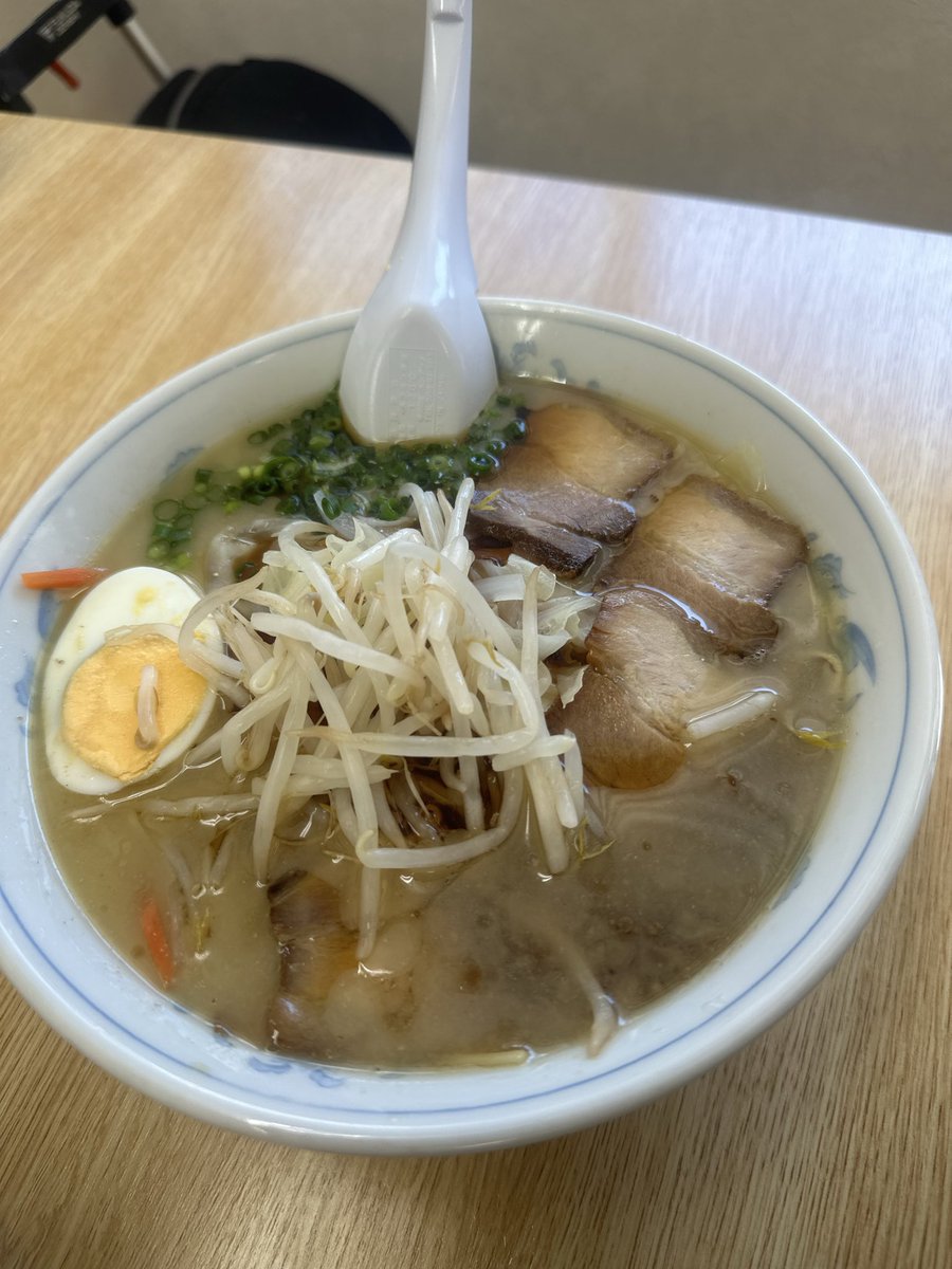 isonogatsuo's tweet photo. 先日、父親と行ったラーメン屋

現役時代に週3は行ってたお店らしい
父86歳、ラーメンとライス完食
元気で何より https://t.co/74S0TKPnof