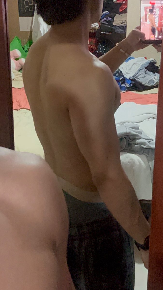 GyxbZz's tweet photo. algun fajesito x ahi? dm https://t.co/TS2sYH1XGZ