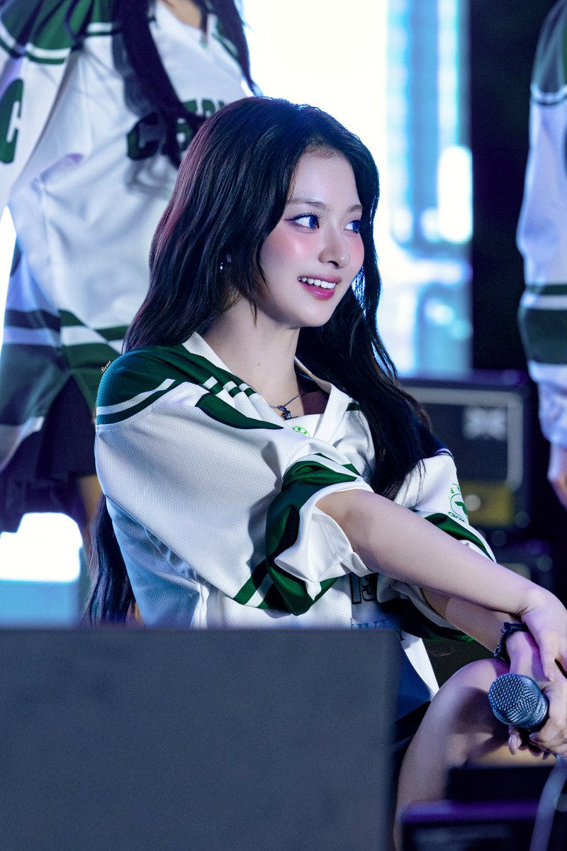 Bene_0601's tweet photo. 250929 이나경 전남대

#이나경 #LeeNaGyung #fromis_9 #프로미스나인 https://t.co/We198gvmWt