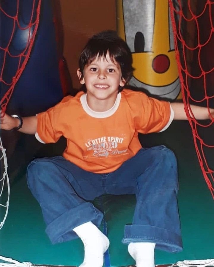 Fl0werAvrilIUTU's tweet photo. @Robleis01 Tomi feliz cumpleaños que lindo ver que vivi tantas etapas tuyas mientras yo iba descubriendo quien quería ser y a pesar de todos los cambios siempre me quedé acá con vos porque sos un gran ídolo para mi y un gran ejemplo a seguir (para cometer cagadas jajaja) + https://t.co/n3rhQEkGS2