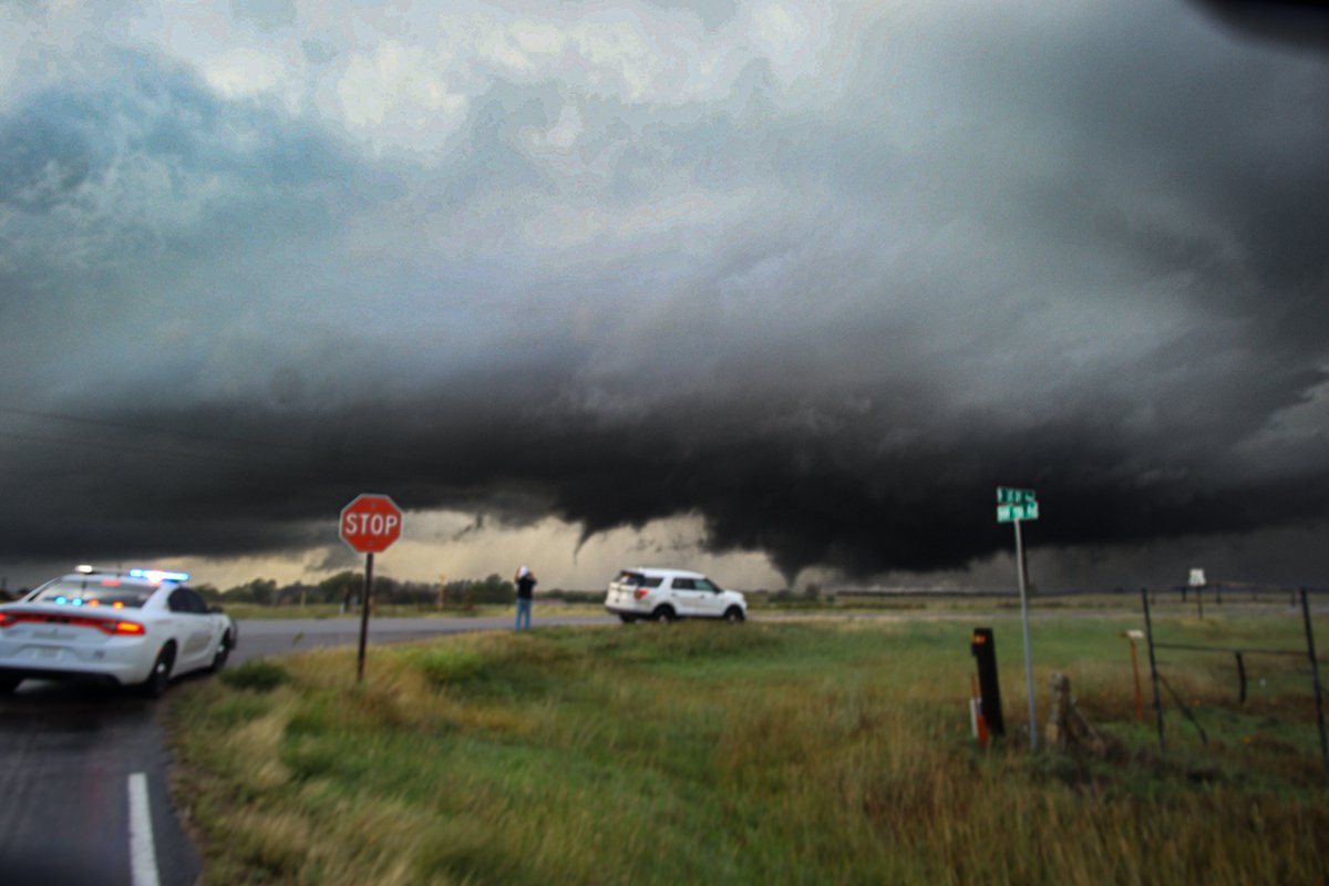 AutistRednck's tweet photo. I'd say my best chase since Holly, CO in 2023. I lost count on how many tornadoes I saw. #kswx https://t.co/62RVYrSOjK